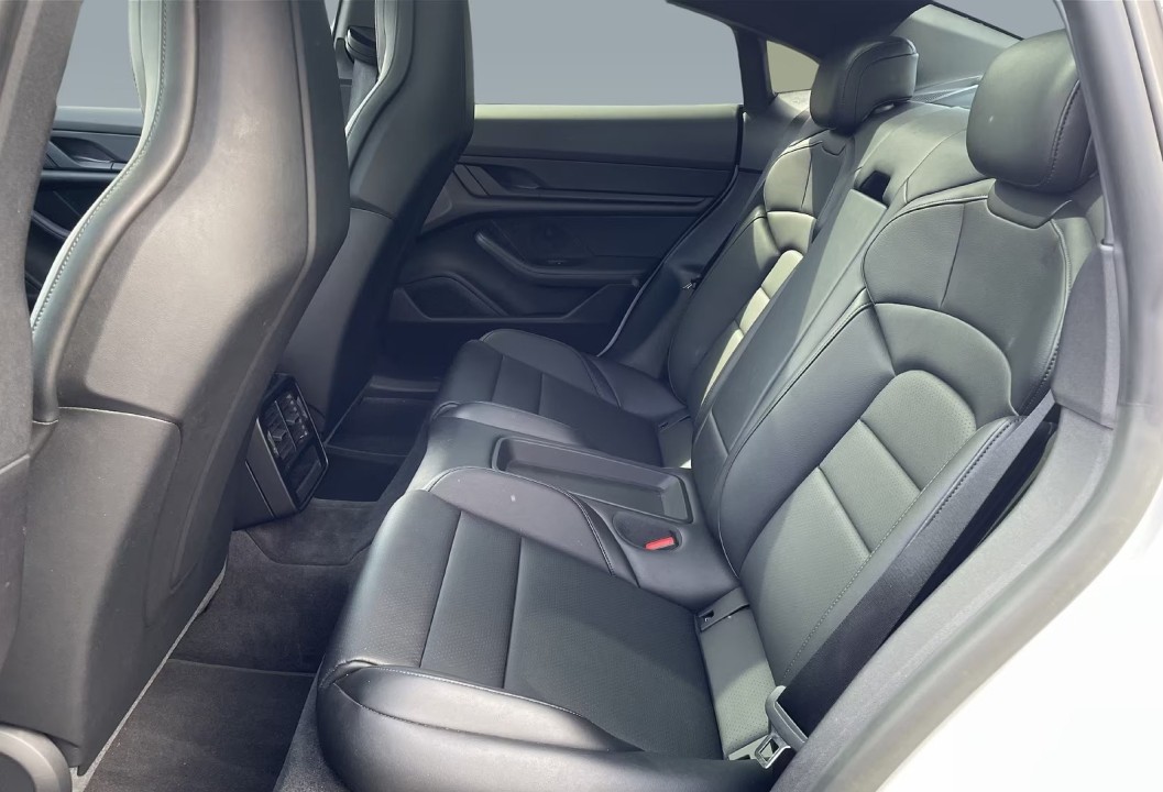 Porsche Taycan - foto 16