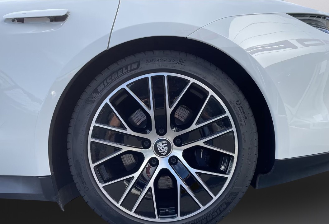 Porsche Taycan - foto 29