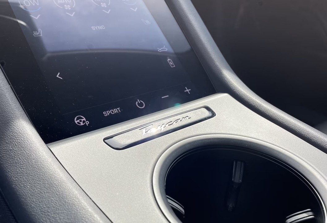 Porsche Taycan - foto 14