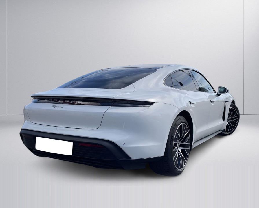 Porsche Taycan (3)