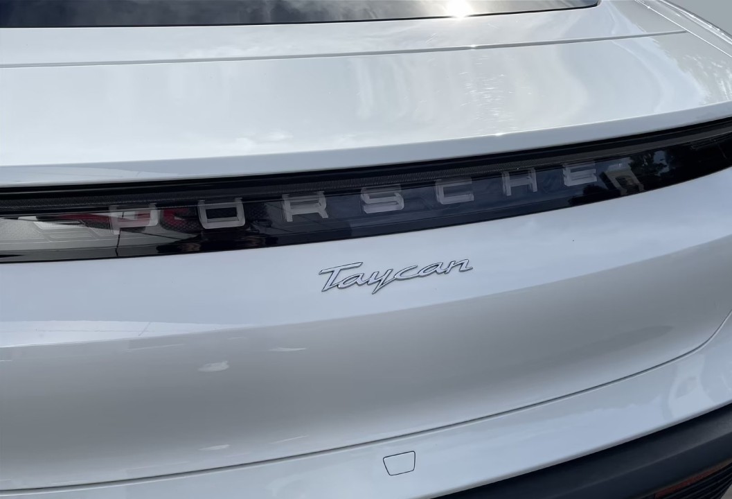 Porsche Taycan - foto 25