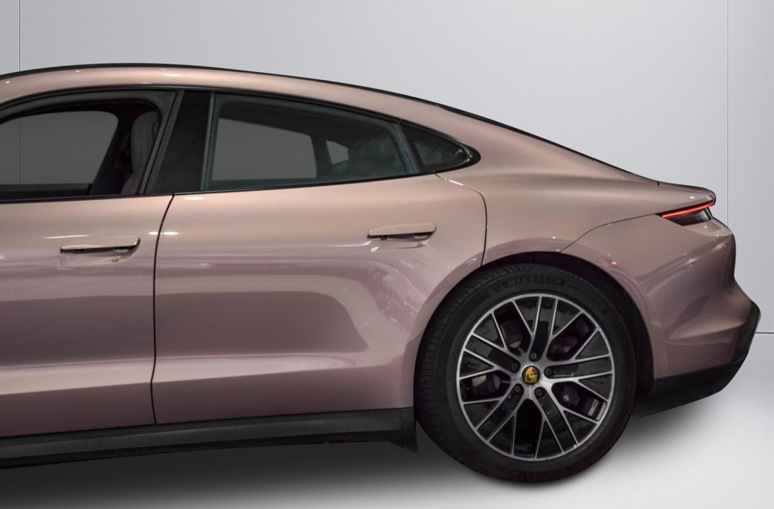 Porsche Taycan - foto 29