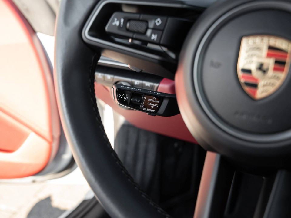 Porsche 911 Carrera 4 - foto 9