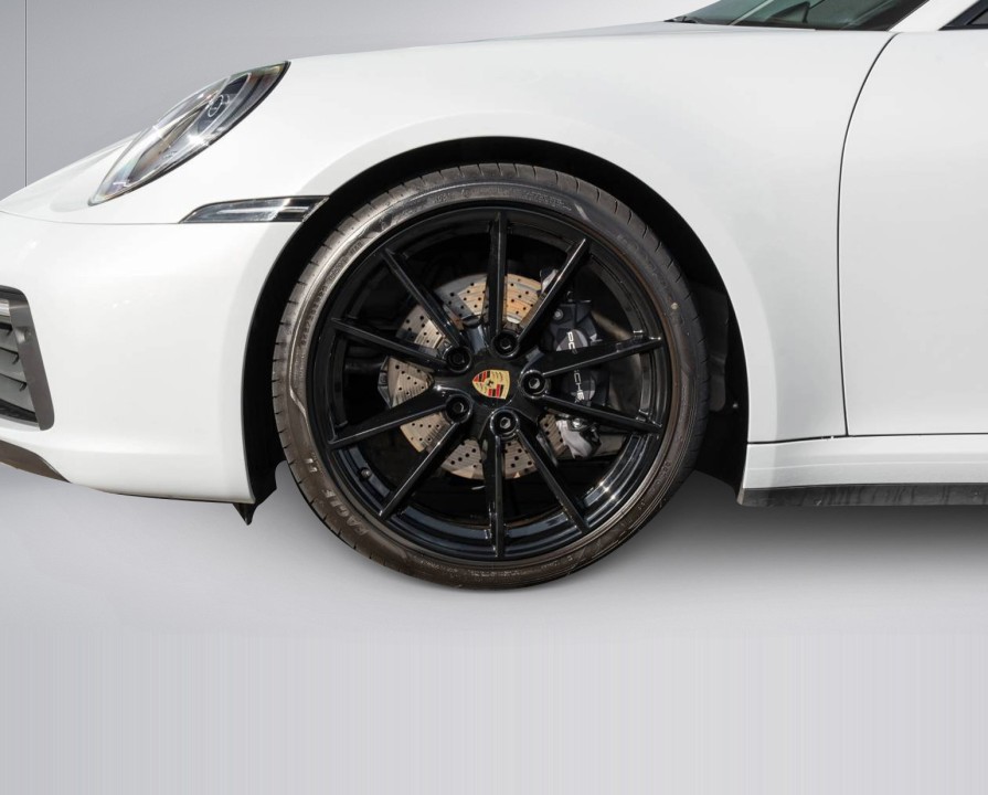 Porsche 911 Carrera 4 - foto 27