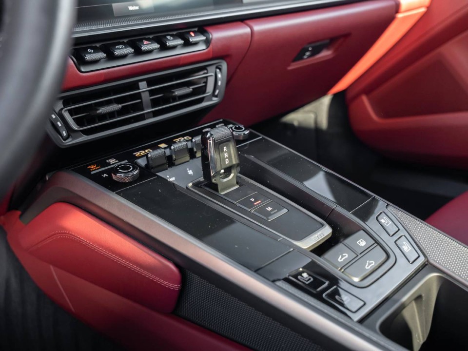 Porsche 911 Carrera 4 - foto 13