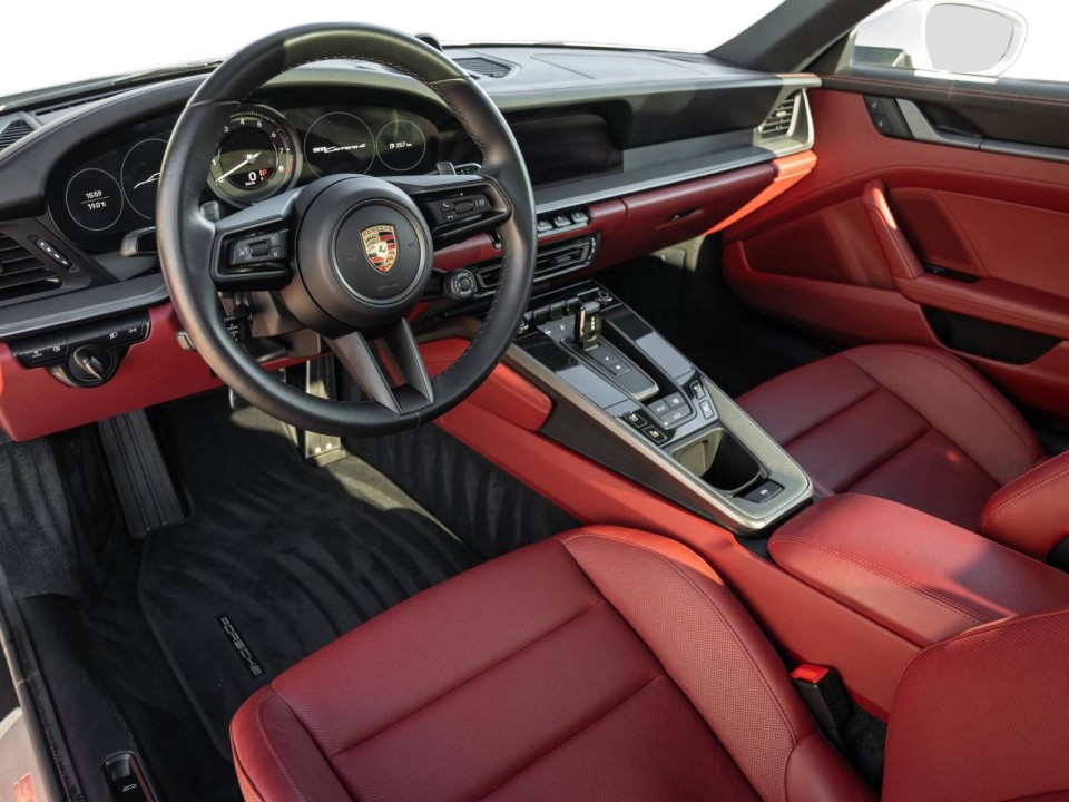 Porsche 911 Carrera 4 (5)