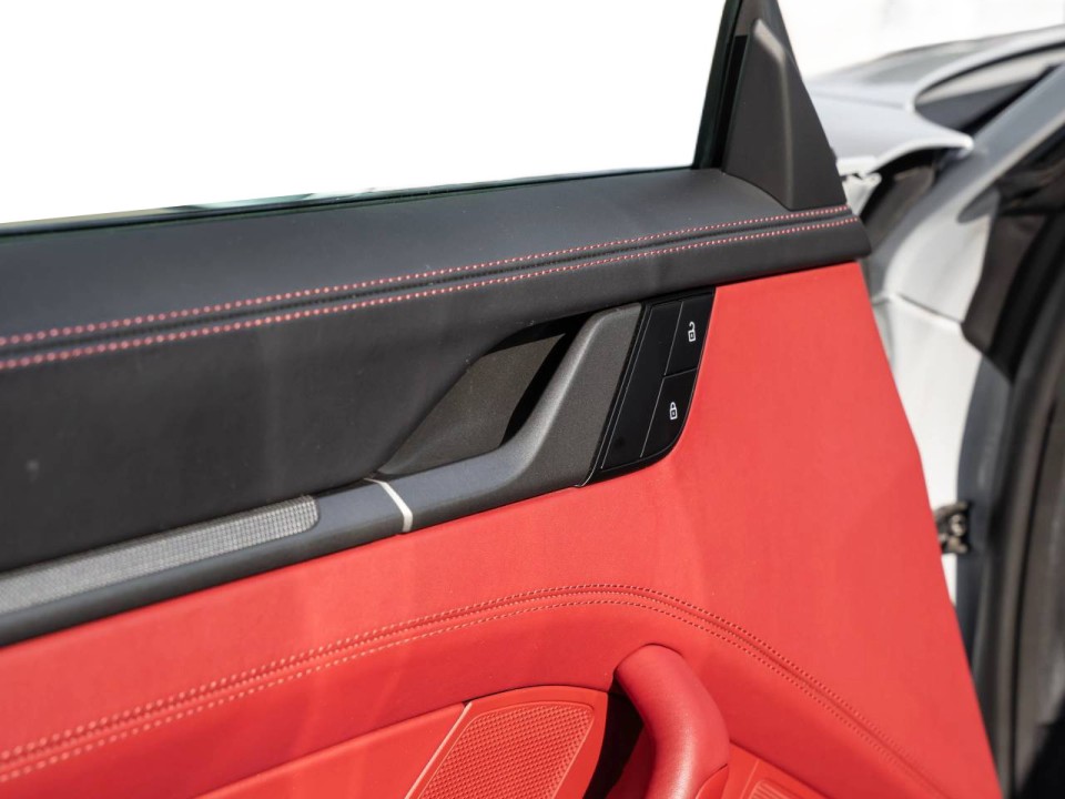 Porsche 911 Carrera 4 - foto 21