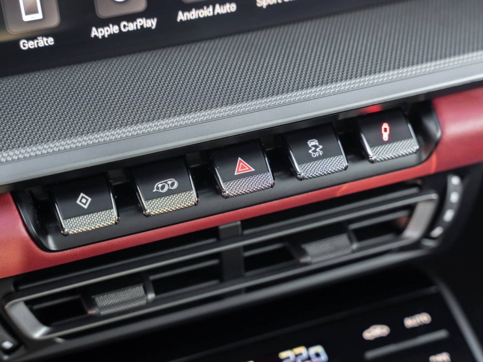 Porsche 911 Carrera 4 - foto 17