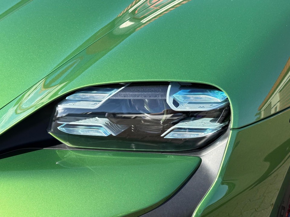 Porsche Taycan 4S - foto 19