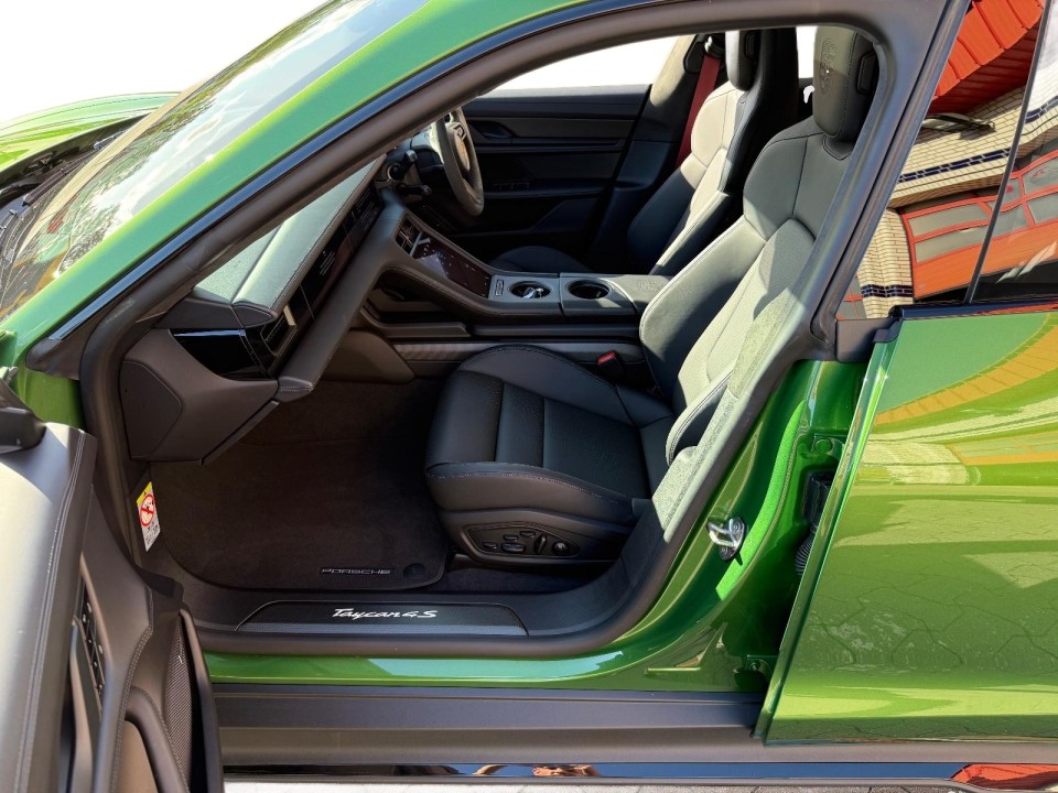 Porsche Taycan 4S - foto 7