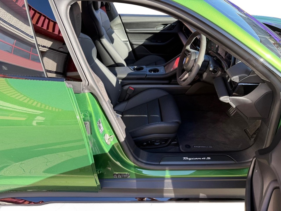 Porsche Taycan 4S - foto 11