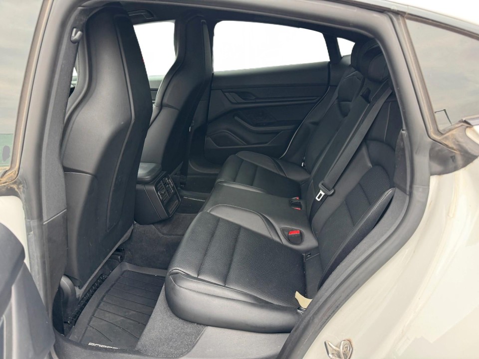 Porsche Taycan - foto 7