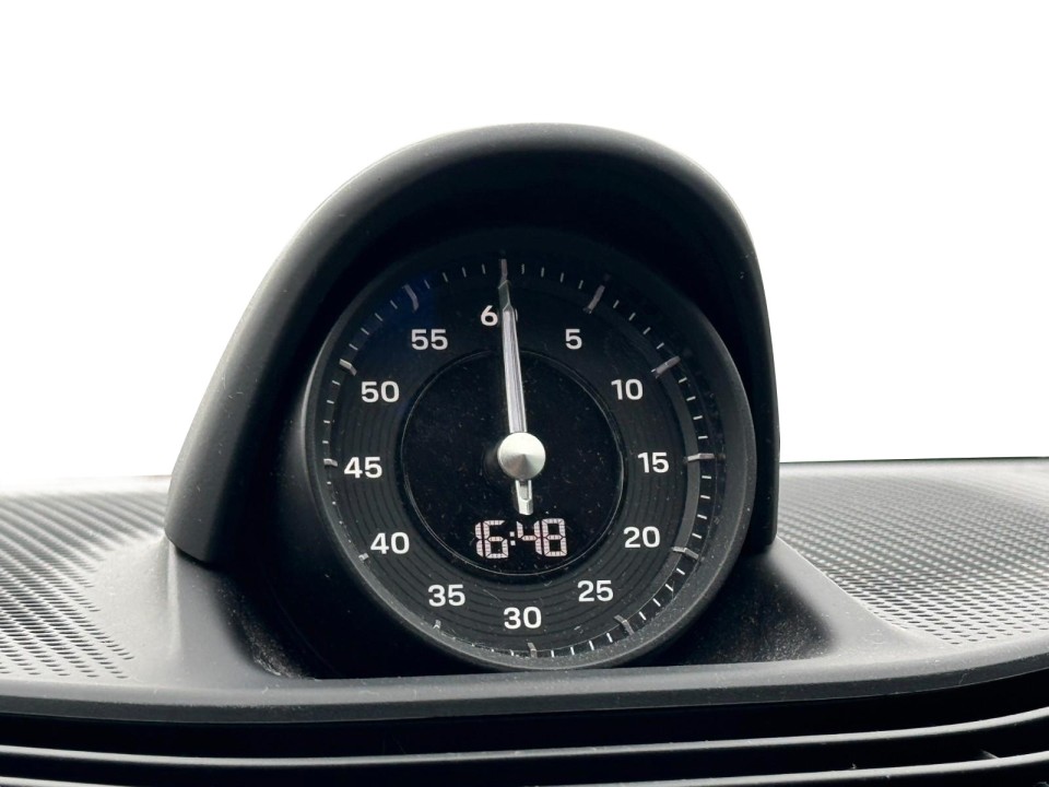 Porsche Taycan - foto 15