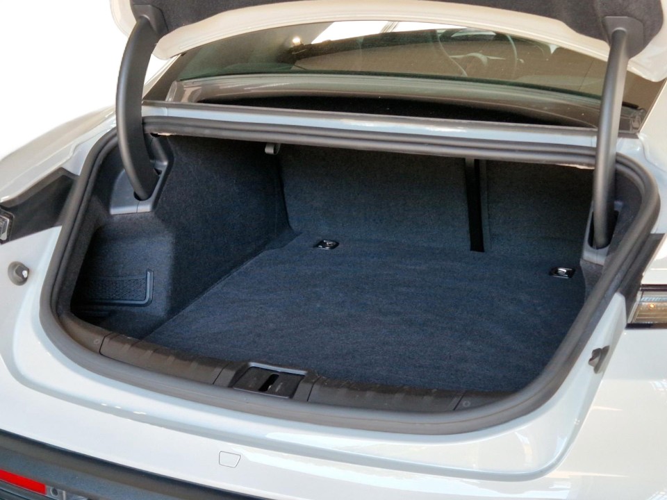 Porsche Taycan - foto 23