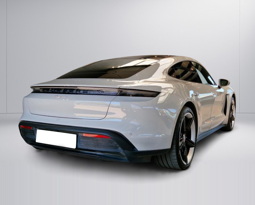 Porsche Taycan (4)