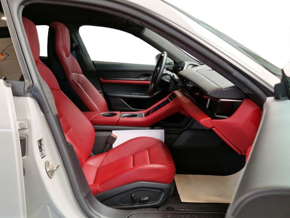 Porsche Taycan - foto 13