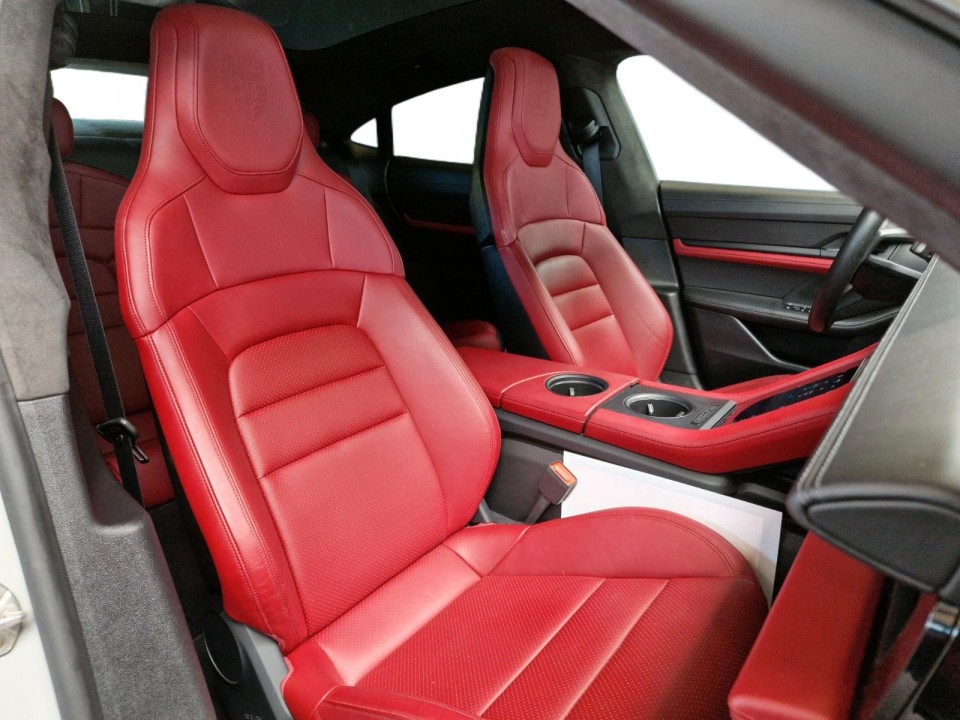 Porsche Taycan - foto 11