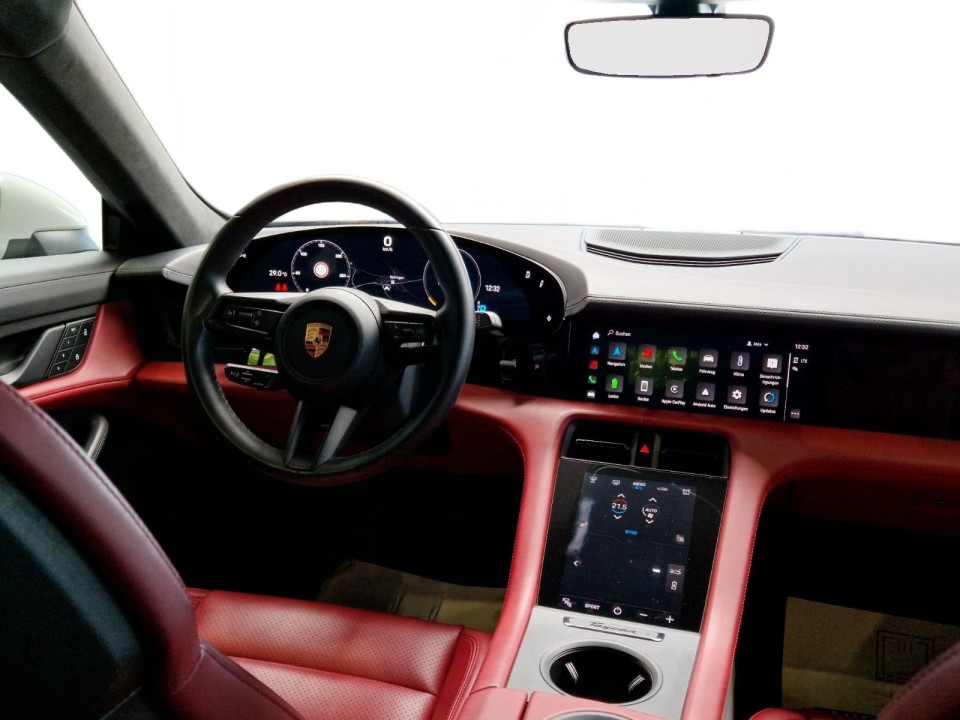 Porsche Taycan - foto 15