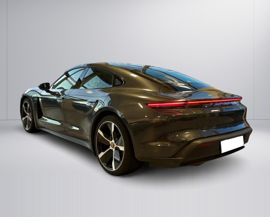 Porsche Taycan (3)