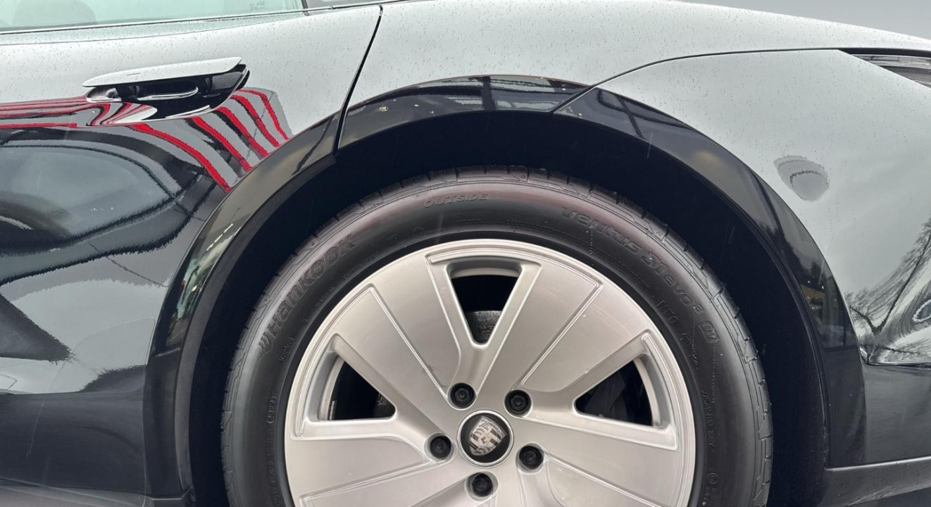 Porsche Taycan - foto 12