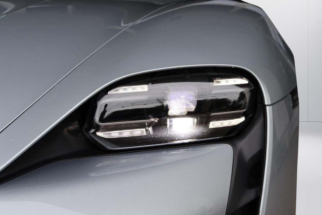 Porsche Taycan 4S - foto 16