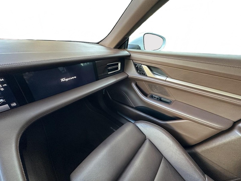 Porsche Taycan 4S - foto 16