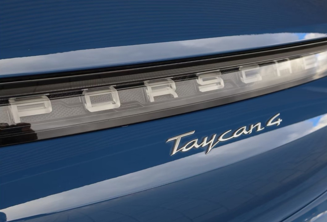 Porsche Taycan 4 Cross Turismo - foto 22
