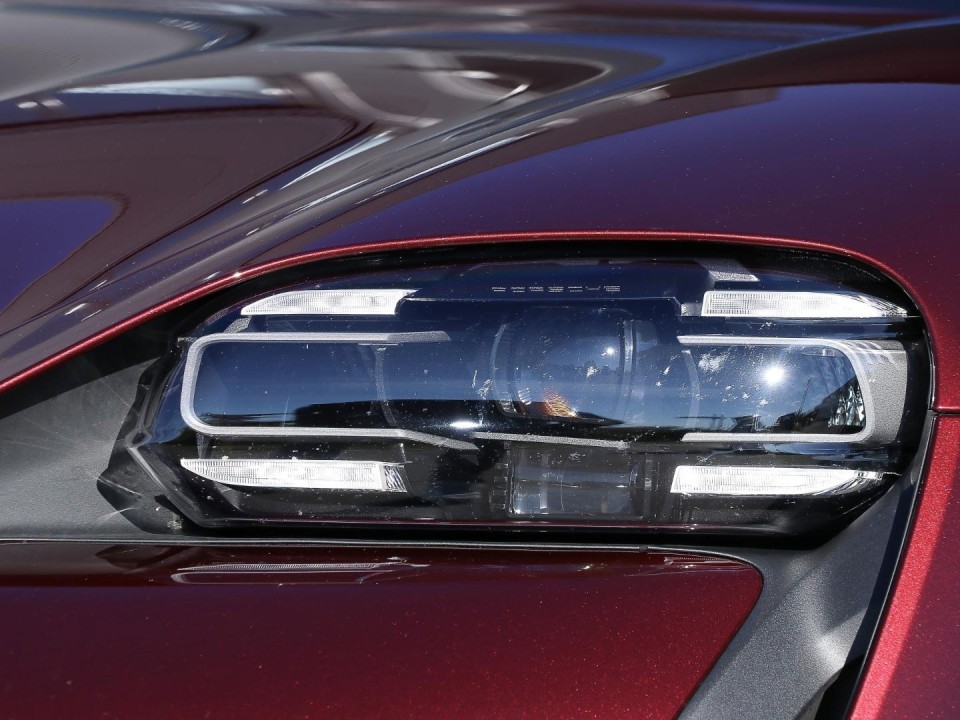 Porsche Taycan - foto 25