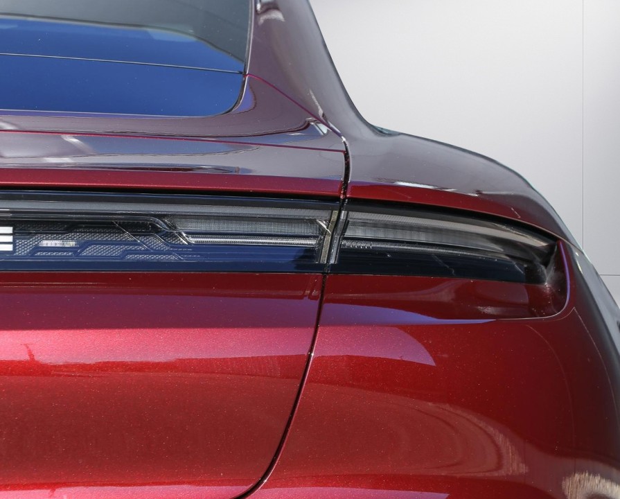 Porsche Taycan - foto 26