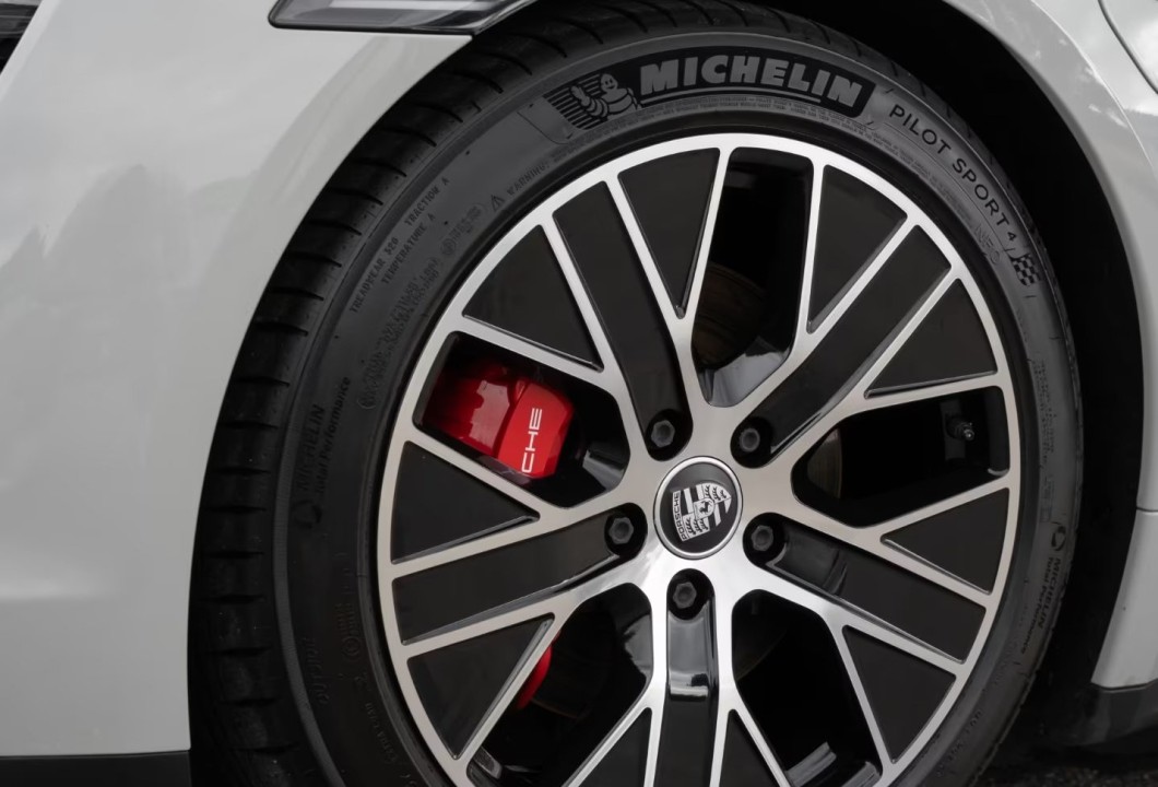 Porsche Taycan 4S - foto 30