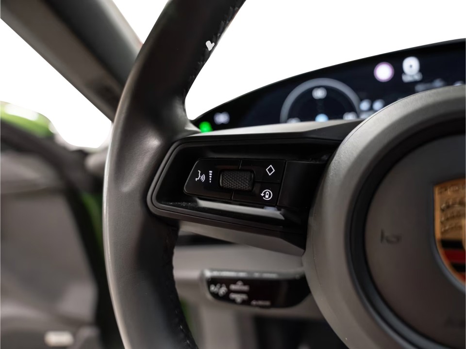 Porsche Taycan 4 Cross Turismo - foto 10