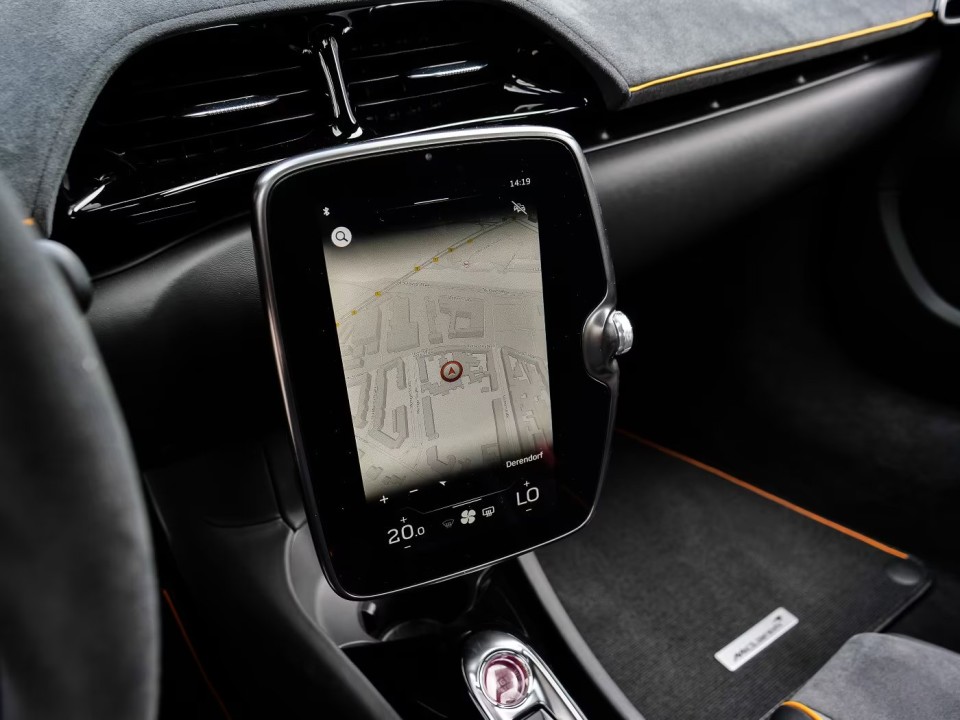 McLaren Artura - foto 18