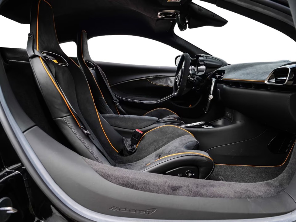 McLaren Artura - foto 11