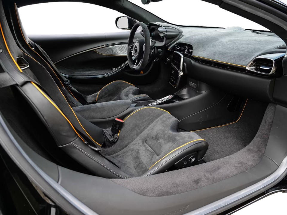 McLaren Artura - foto 10