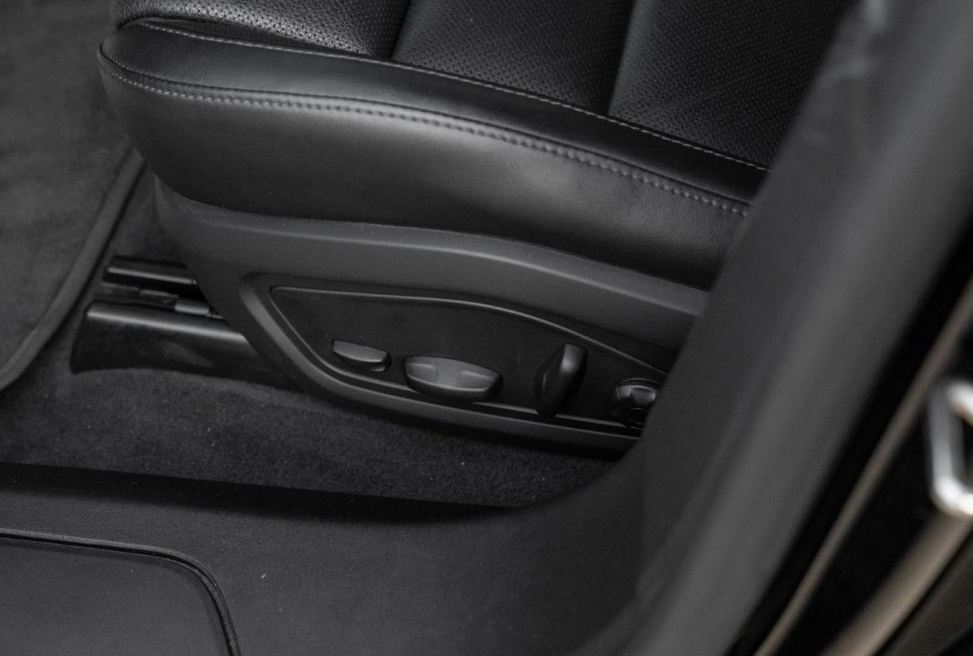 Porsche Taycan 4 - foto 13