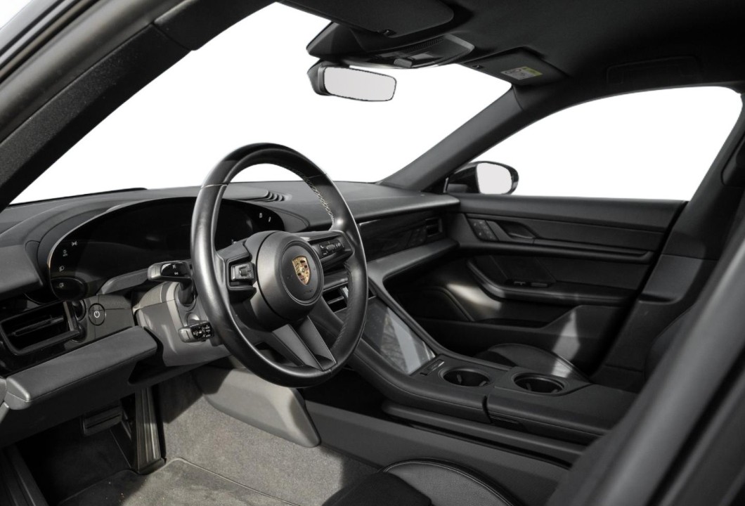 Porsche Taycan 4 - foto 9