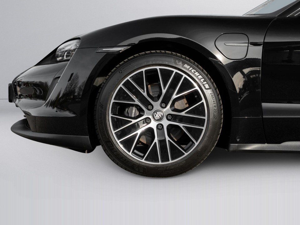 Porsche Taycan 4 - foto 26