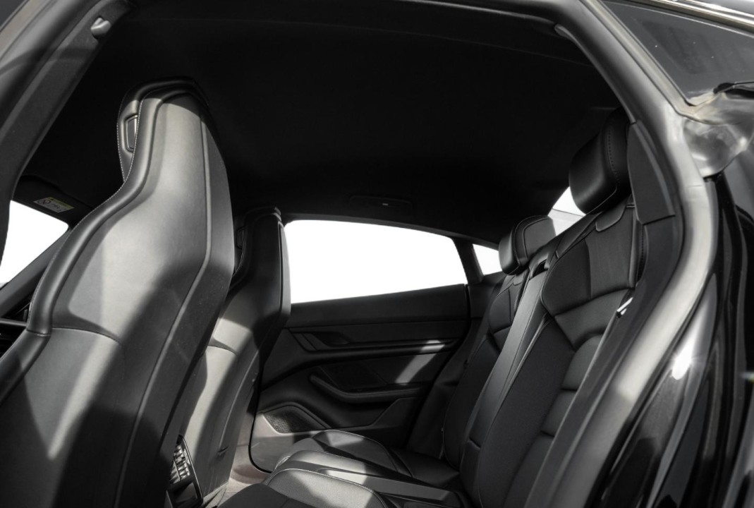 Porsche Taycan 4 - foto 11