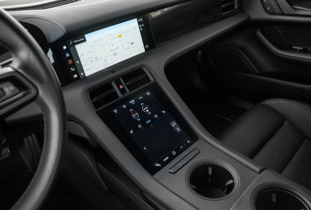 Porsche Taycan 4 - foto 14