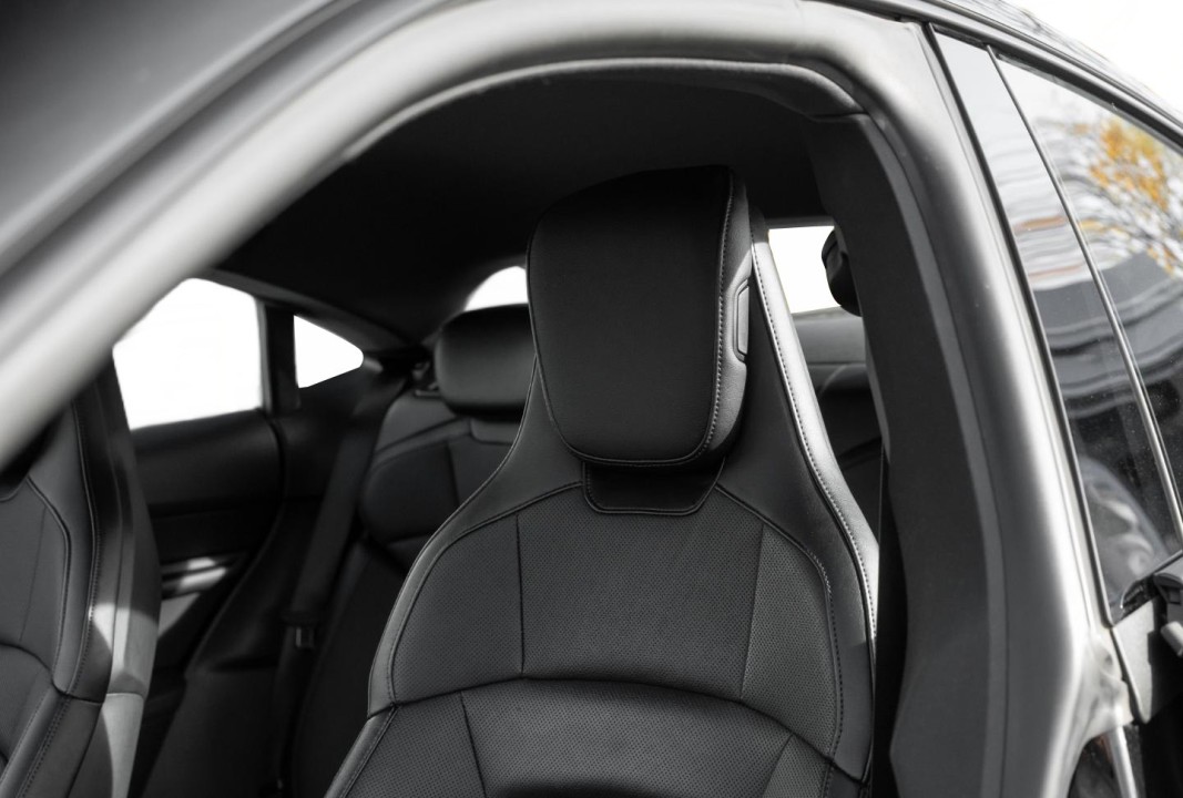 Porsche Taycan 4 - foto 12