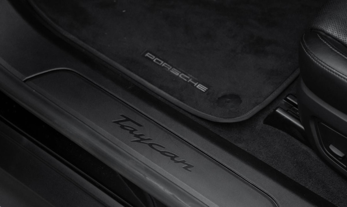 Porsche Taycan 4 - foto 15