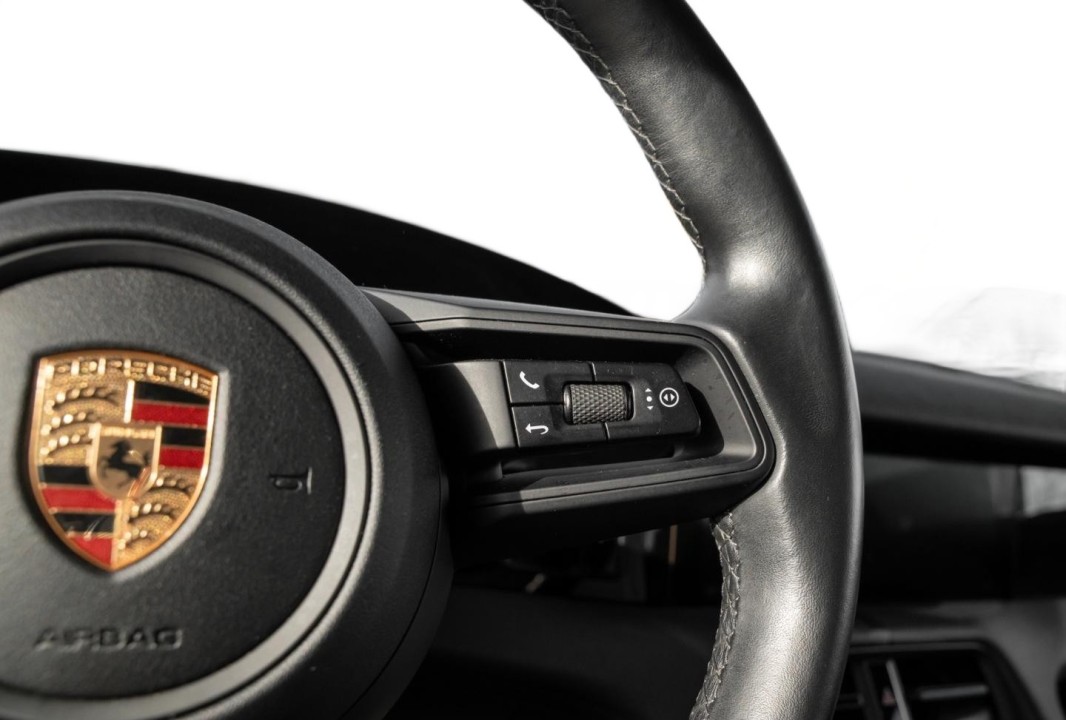 Porsche Taycan 4 - foto 24