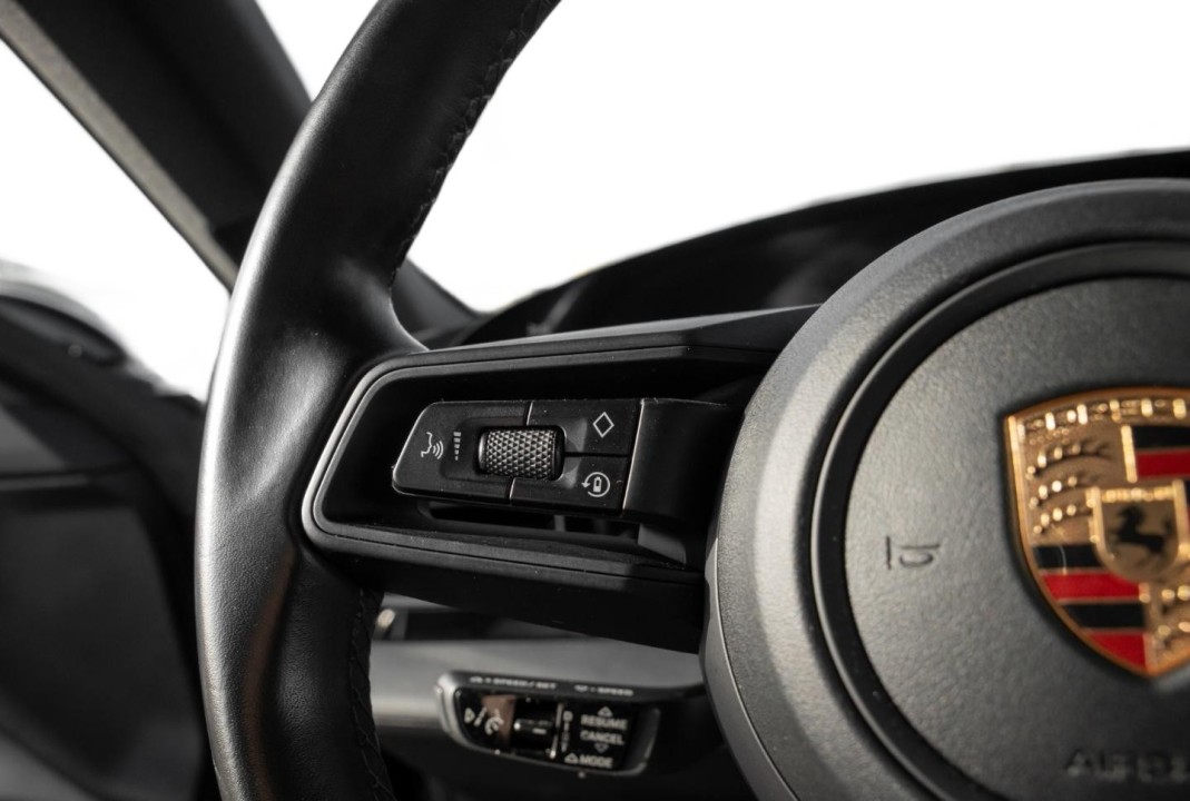 Porsche Taycan 4 - foto 25