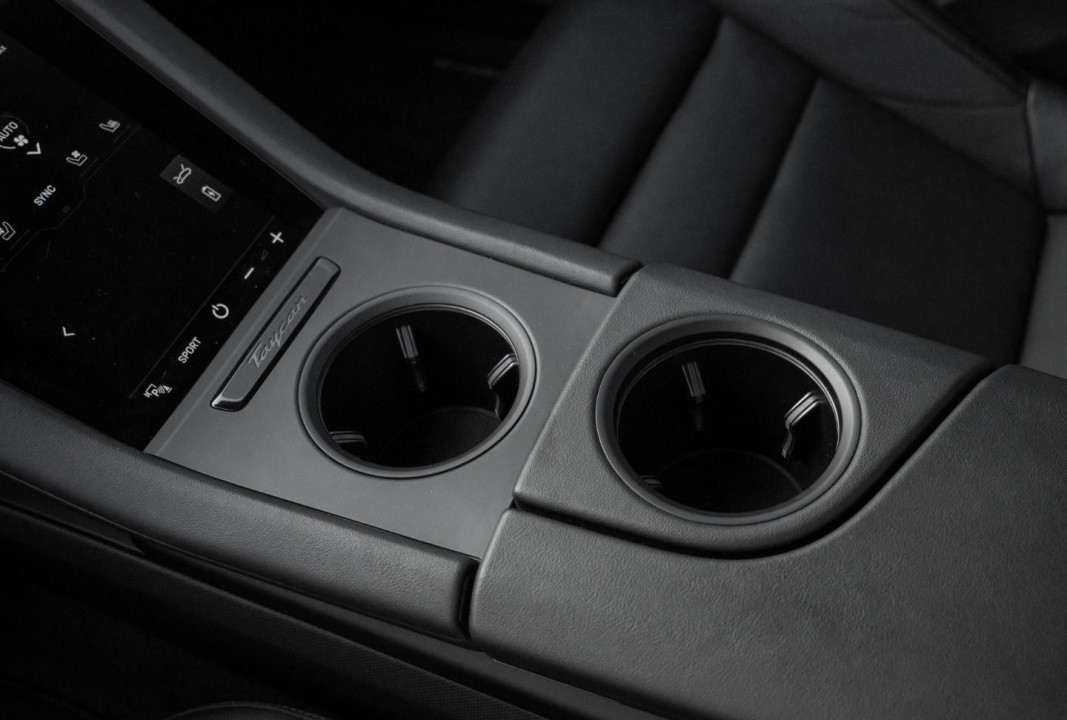 Porsche Taycan 4 - foto 18