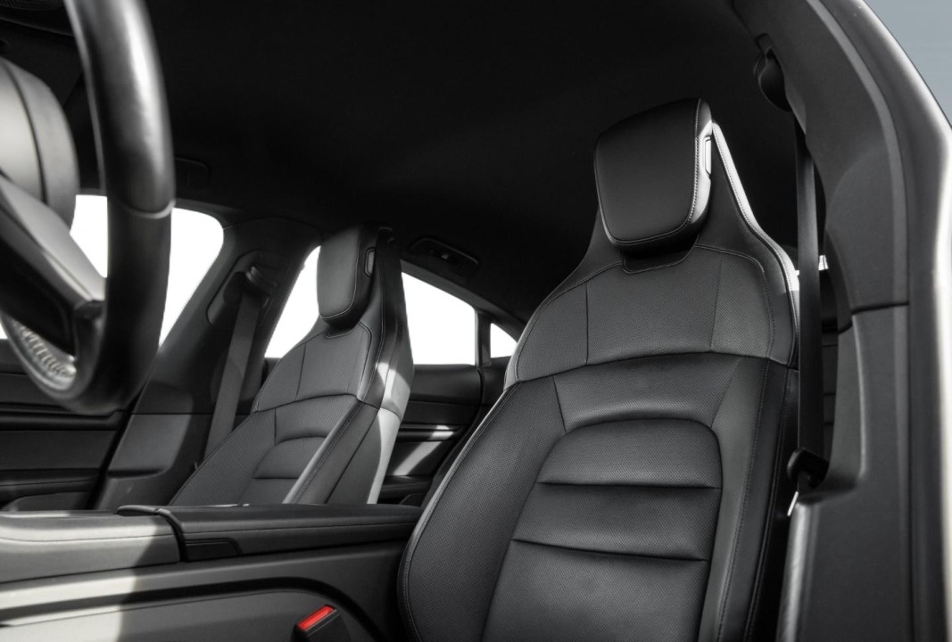 Porsche Taycan 4 - foto 10