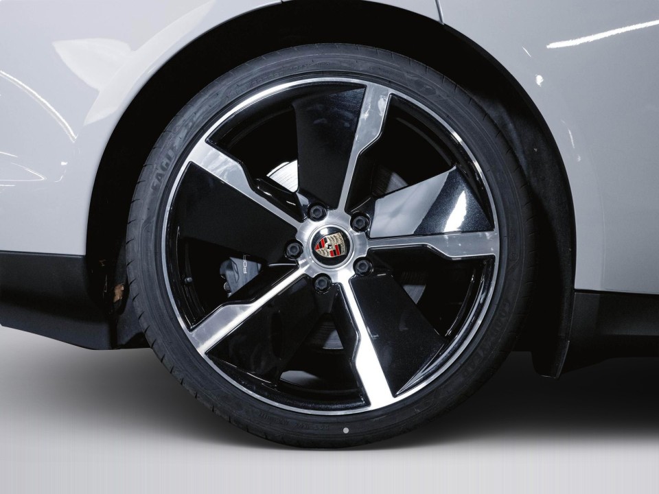 Porsche Taycan - foto 40