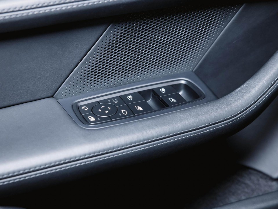 Porsche Taycan - foto 27