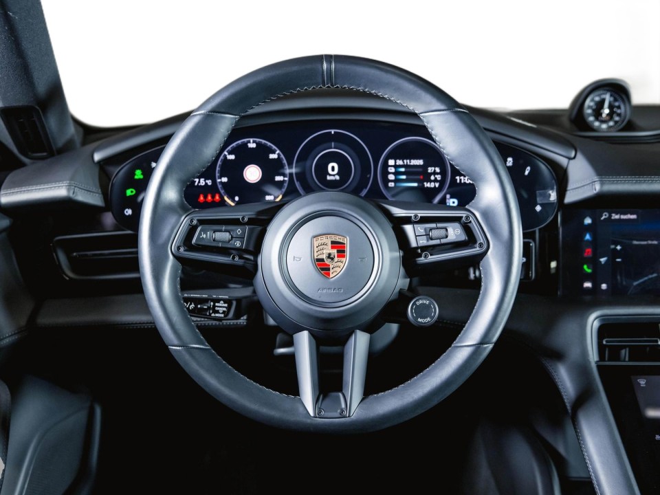 Porsche Taycan - foto 12