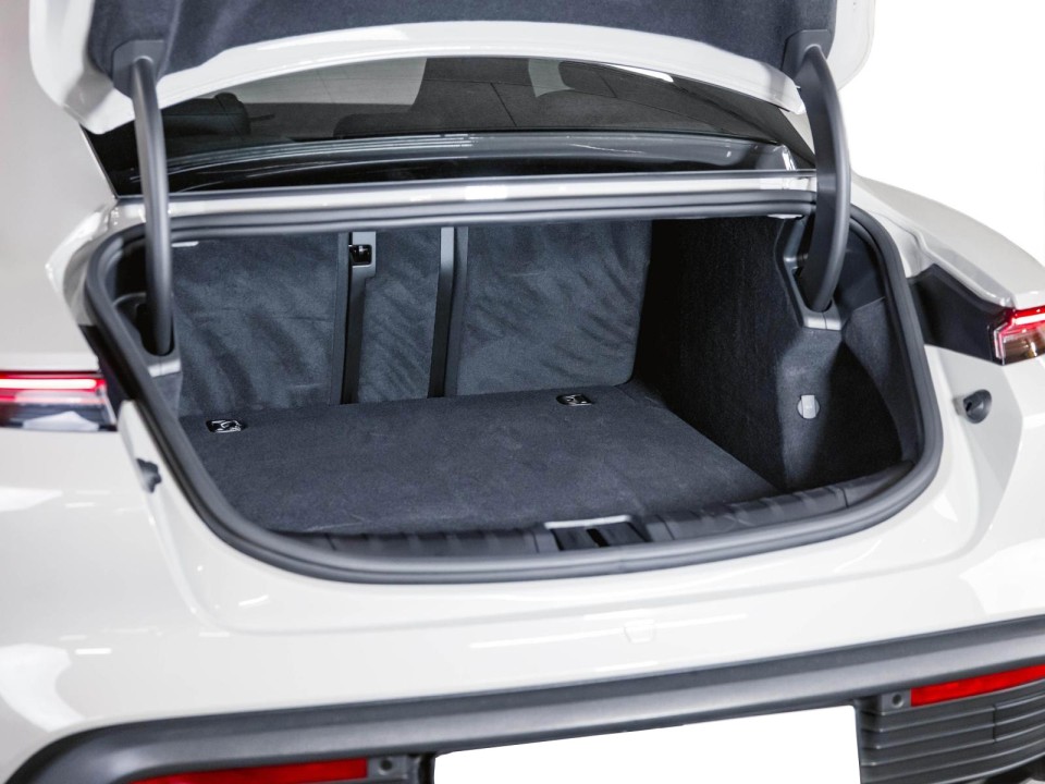 Porsche Taycan - foto 37