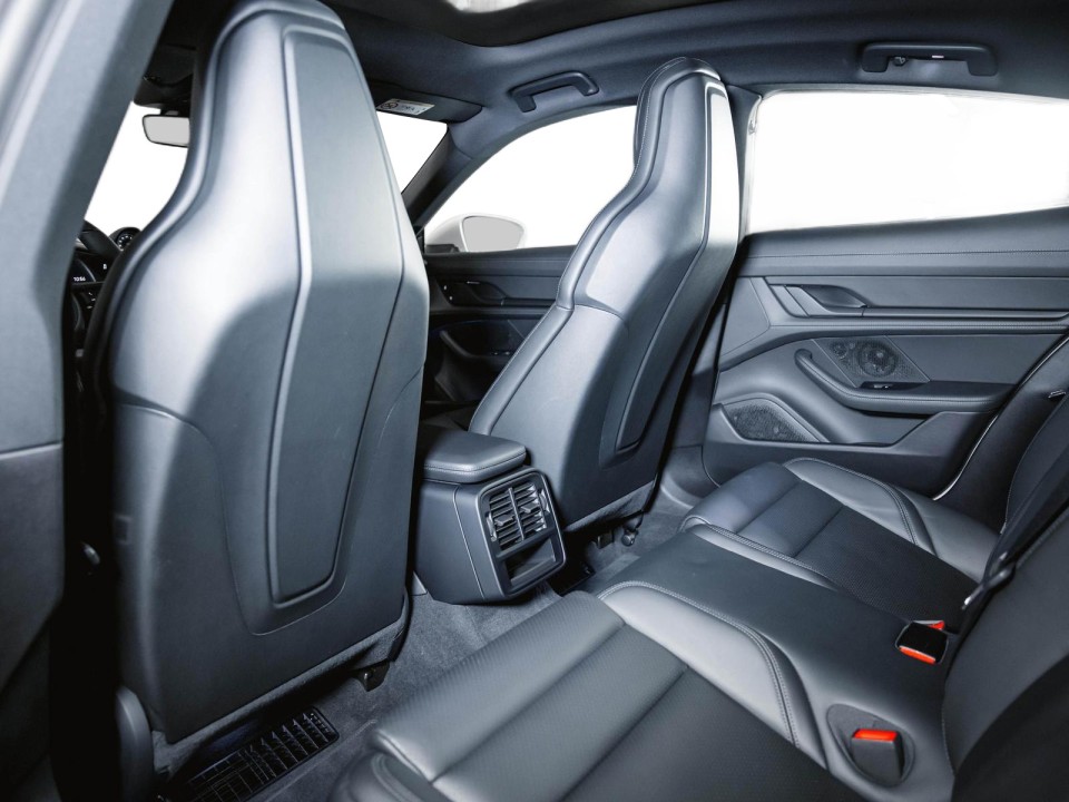 Porsche Taycan - foto 8